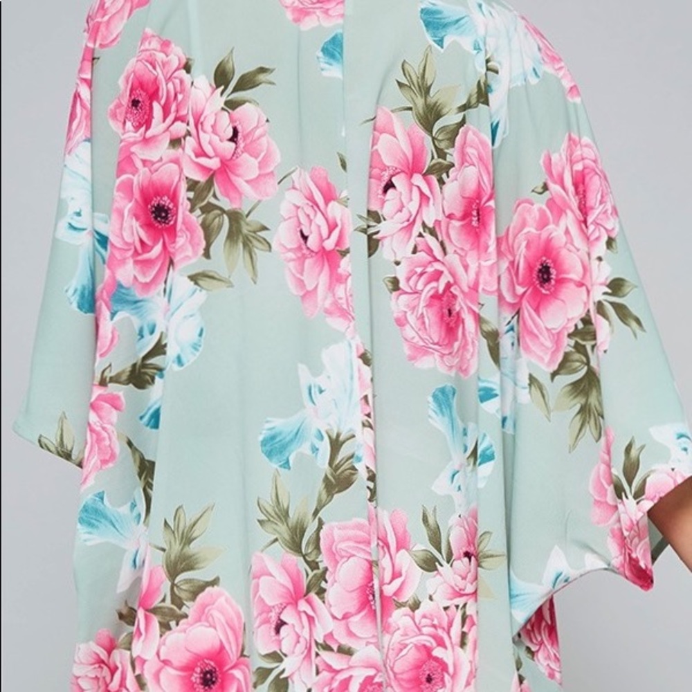 Flower Kimono - Picture 2 of 3